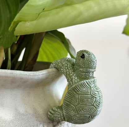 1pc Cartoon Turtle Resin Hanging Planter, Indoor and Outdoor Decor for Living Room, Bedroom, TV Stand, Perfect for Christmas, Easter, Graduation, Valentine’s Day, Turtle Decor