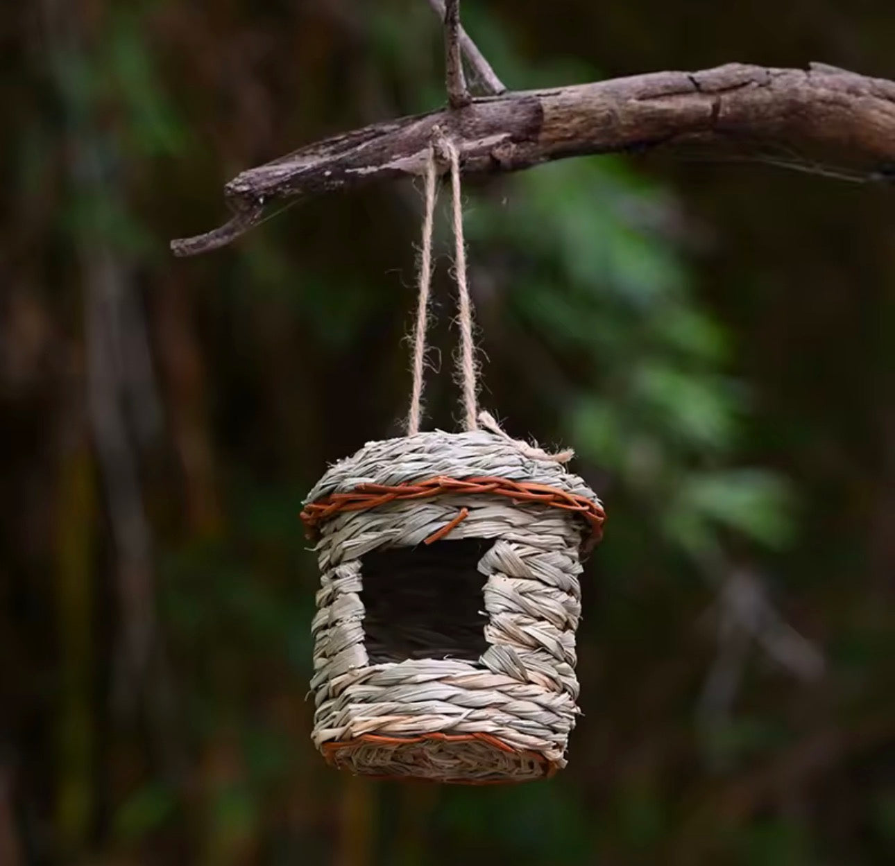 Handwoven straw bird nest parrot garden outdoor hanging hatching house